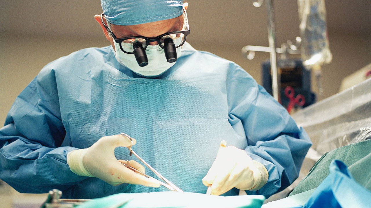 جراح لاغری حین عمل
